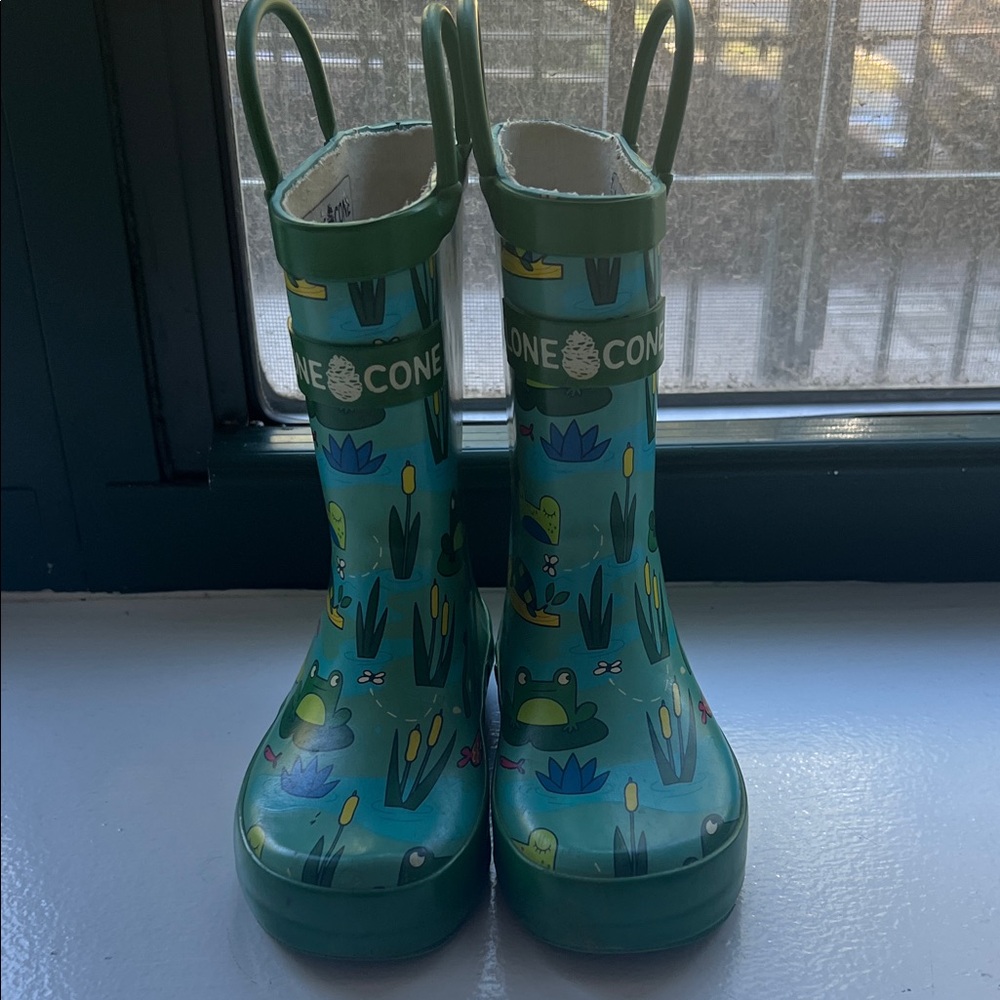 Lone Cone Green Frog Rain Boots